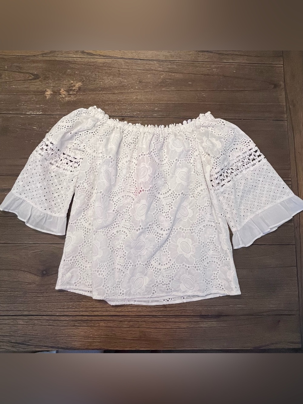 NWT Lily Pulitzer Laurenne White Eyelet Off-Shoulder Women's Top Medium Preppy - Picture 3 of 6